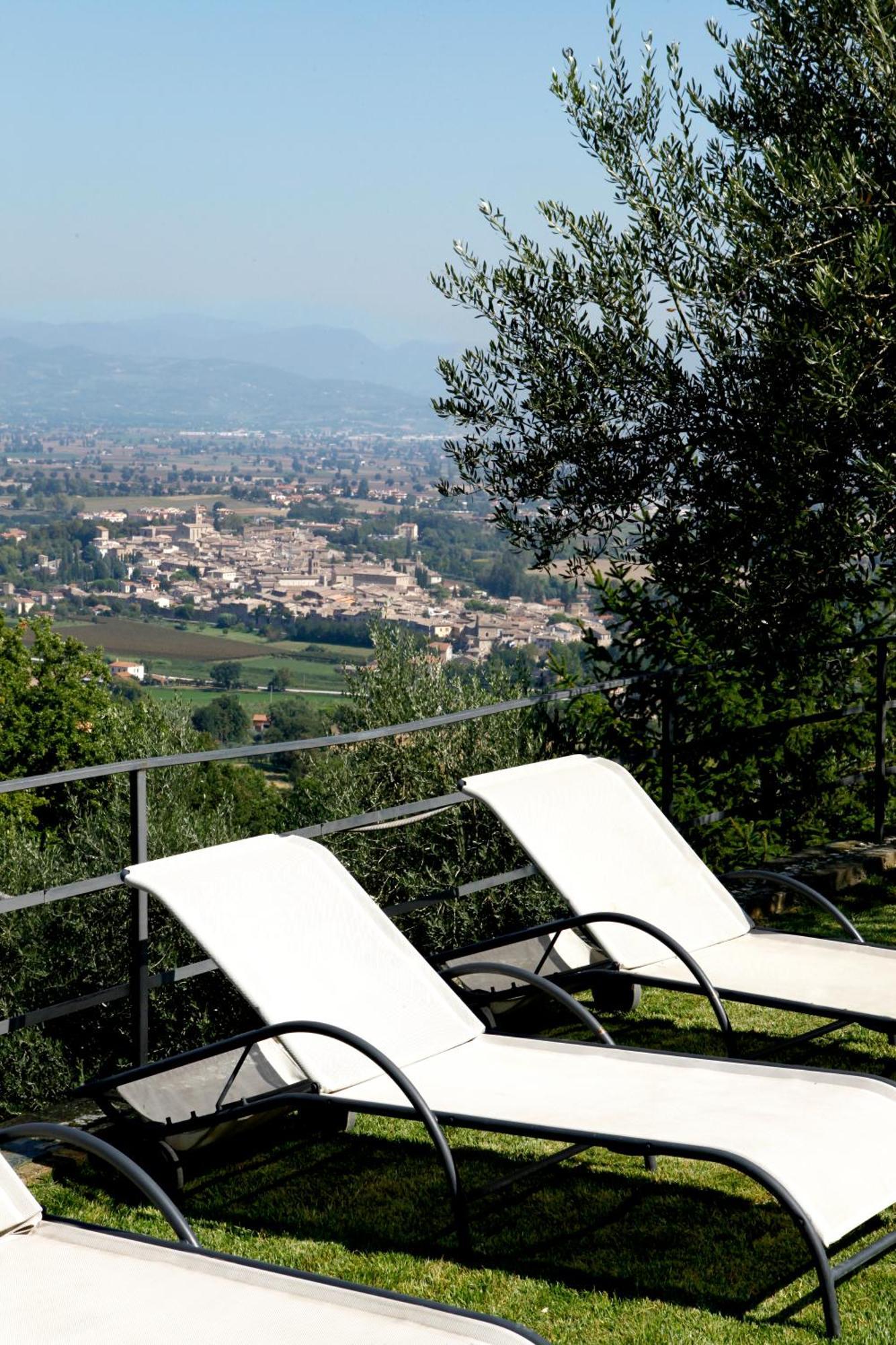 Il Poggio Dei Pettirossi Guest House Bevagna Bagian luar foto