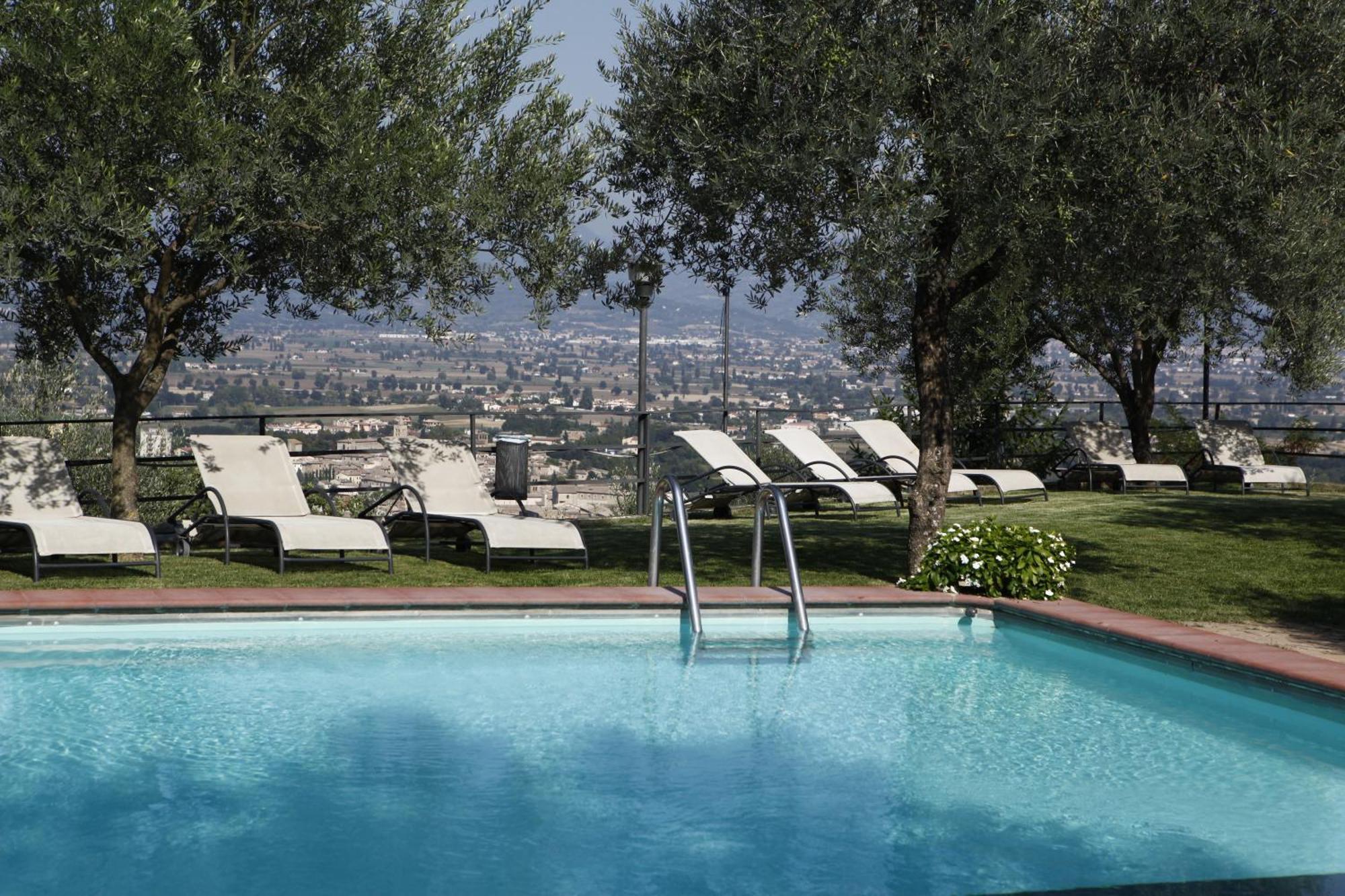 Il Poggio Dei Pettirossi Guest House Bevagna Bagian luar foto